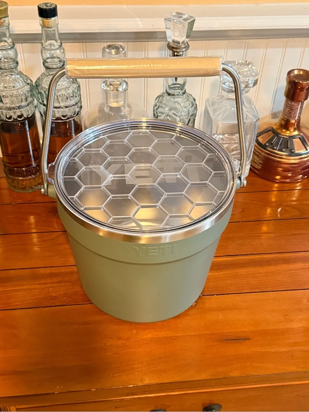 YETI Rambler Ice Bucket / Beverage Tub with Lid – Camp Green (Rare Color)
